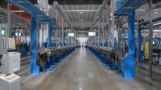 satın almak 80m/min Hızlı ve 100kg/h Kapasiteli Silikon Kauçuk Izolasyonu ile Silikon Tel Ekstrüzyon hattı online manufacture