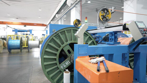 Besorgen 400kg/h 280kg/h 100kg/h Silikonkautschuk-Kabel-Extrusionslinie für Hochtemperatur-Drahtisolierung online manufacture