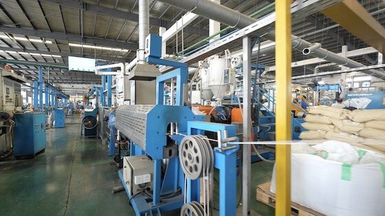 Comprar Extrusora en tándem de alambre fotovoltaico con extrusión en un solo paso y velocidad de 200 m/min para una producción de alta eficiencia online manufacture